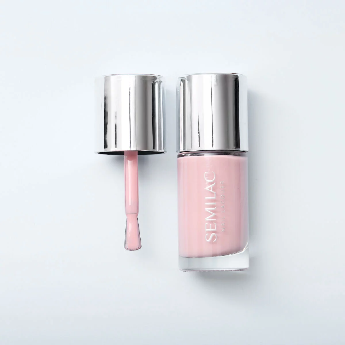 chlodny-rozowy-lakier-z-polyskiem