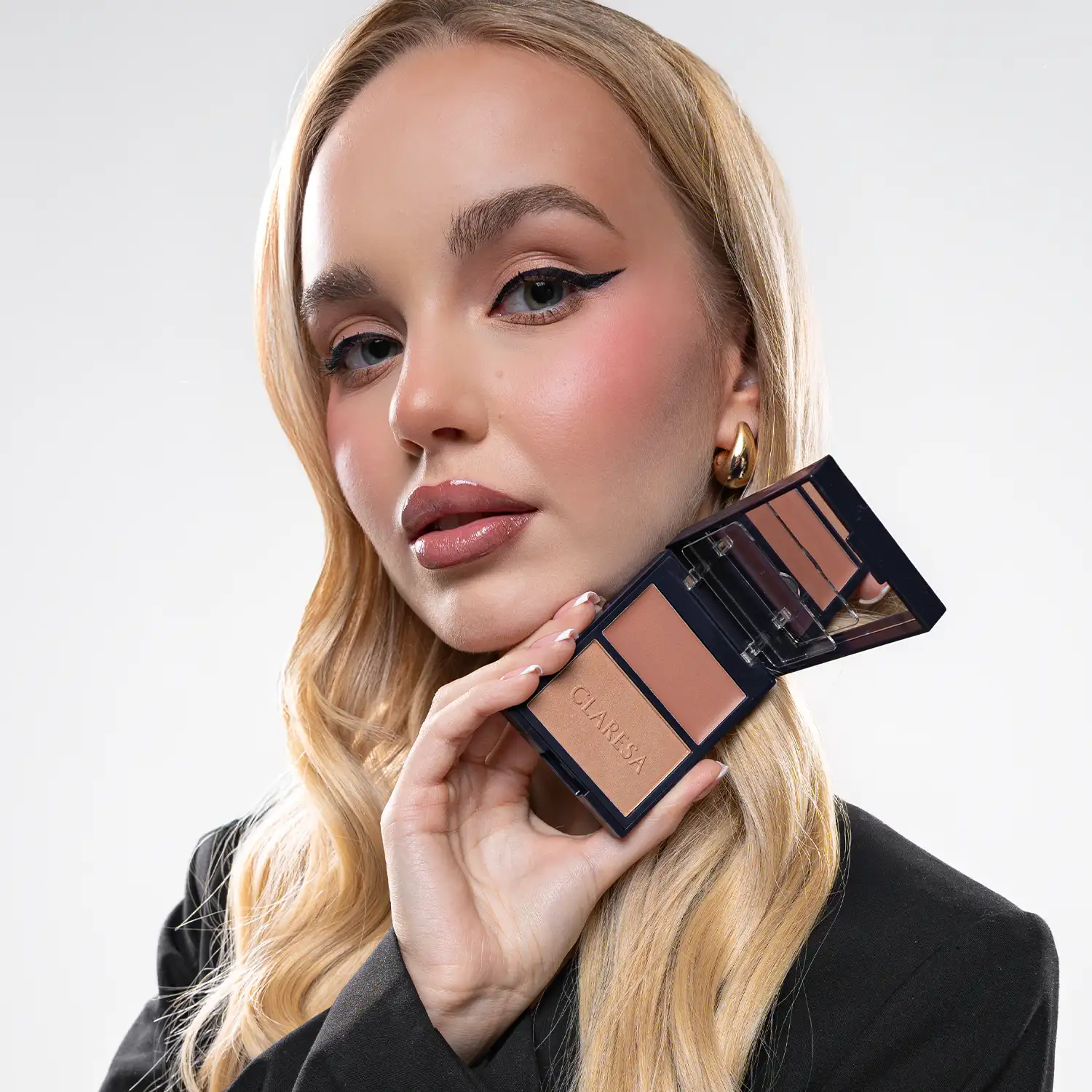 paleta‑do‑modelowania‑twarzy‑bronzer‑claresa‑lekka‑formula