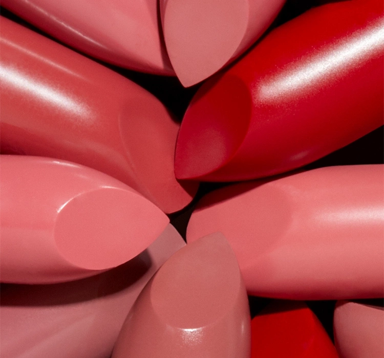 Eveline Celebrity Lips dla zmysłowego makijażu ust