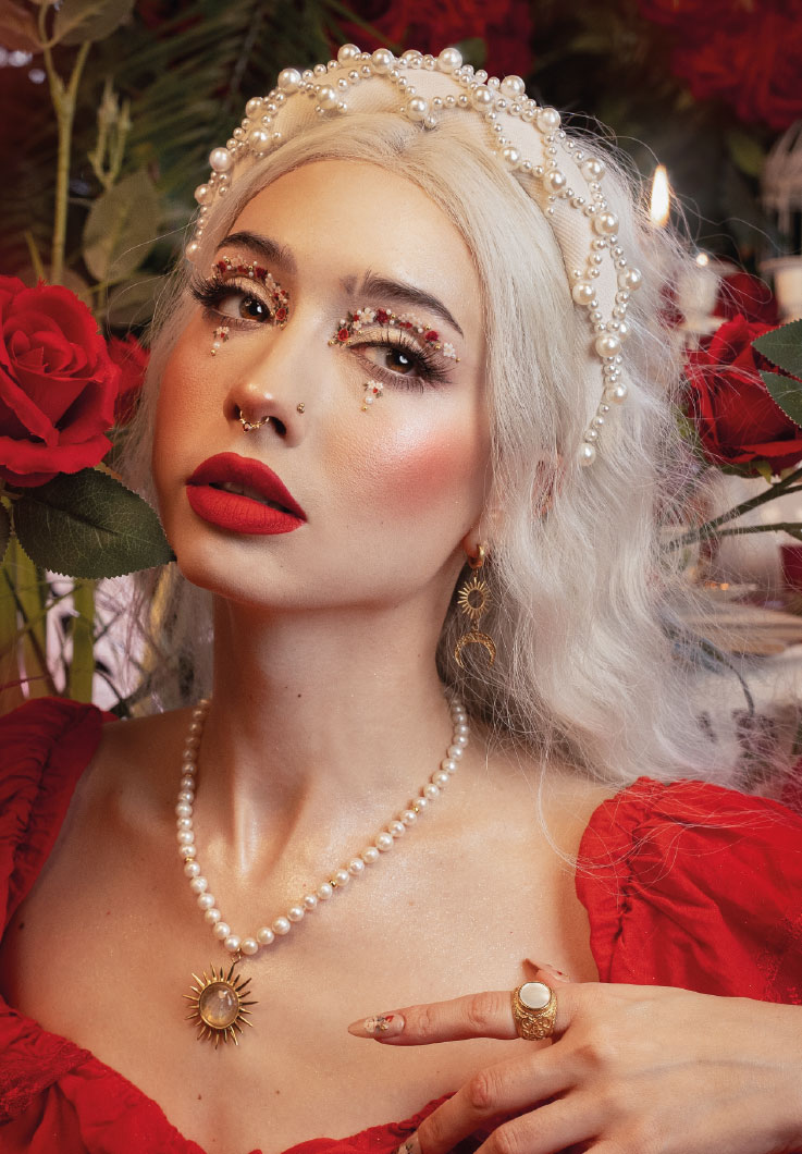 aksamitny-roz-do-policzkow-na-dzienny-i-wieczorowy-makijaz