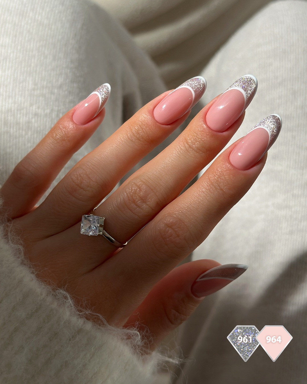 semilac-inner-glow-lakier-hybrydowy-964-jelly-nude-w-ciepłym-nude-odcieniu