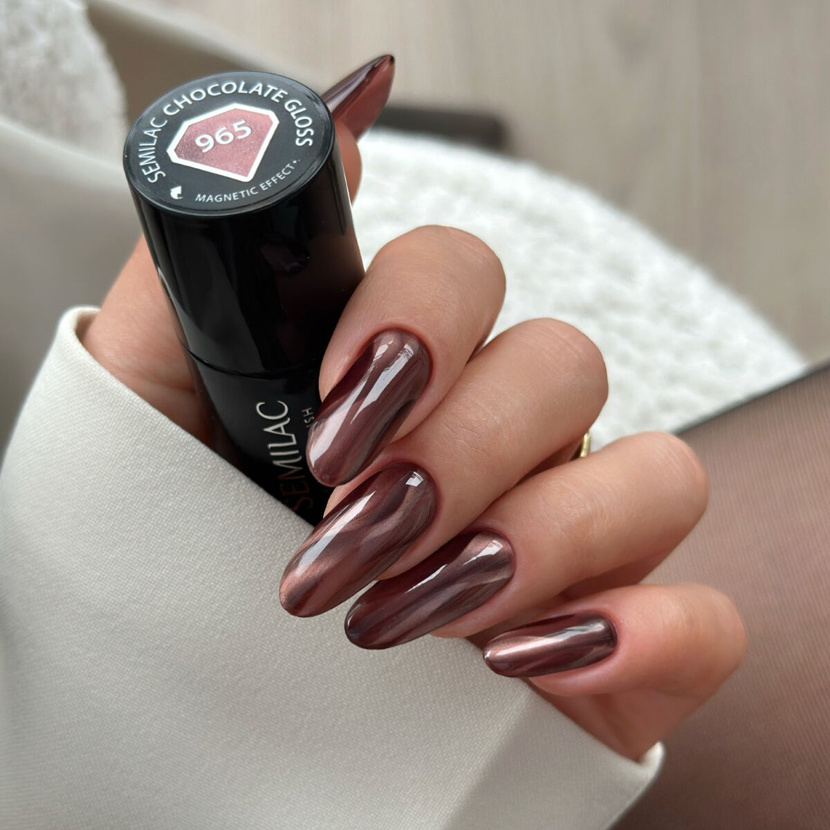 semilac-inner-glow-lakier-hybrydowy-965-chocolate-gloss-z-magnetycznym-efektem