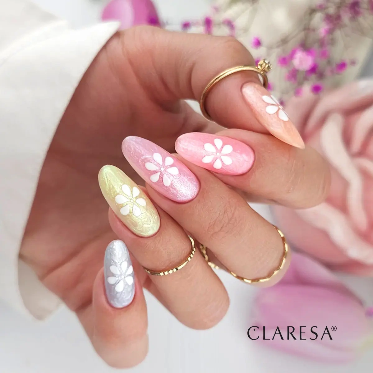 mlecznoróżowy lakier hybrydowy ślubny manicure