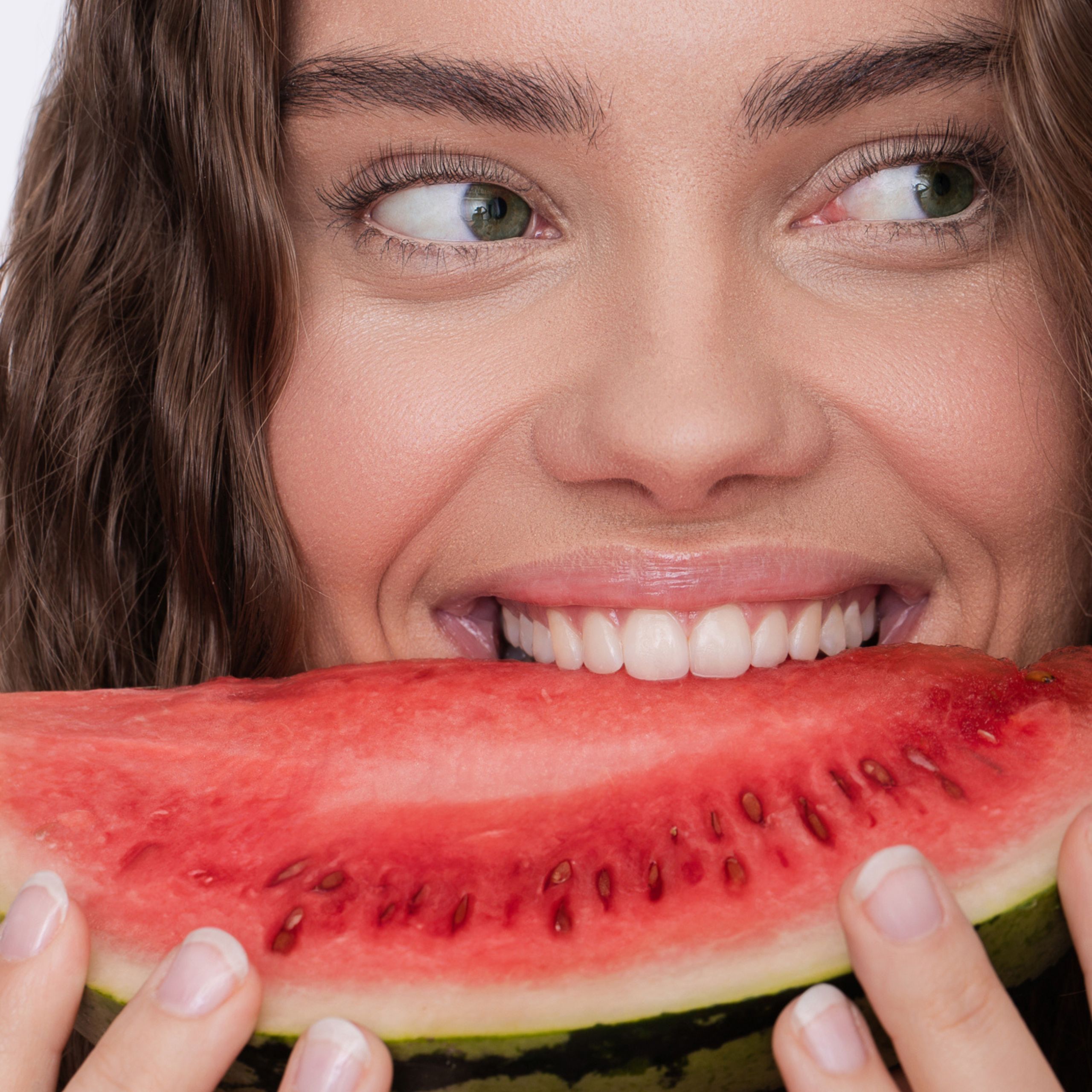 Balsam-maska do ust na noc na suche i spierzchnięte usta Bielenda Lip Care Watermelon - obrazek 5
