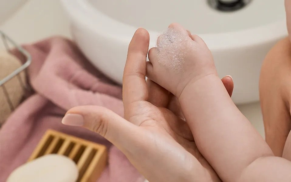hipoalergiczny żel do mycia ciała i włosów dla niemowląt