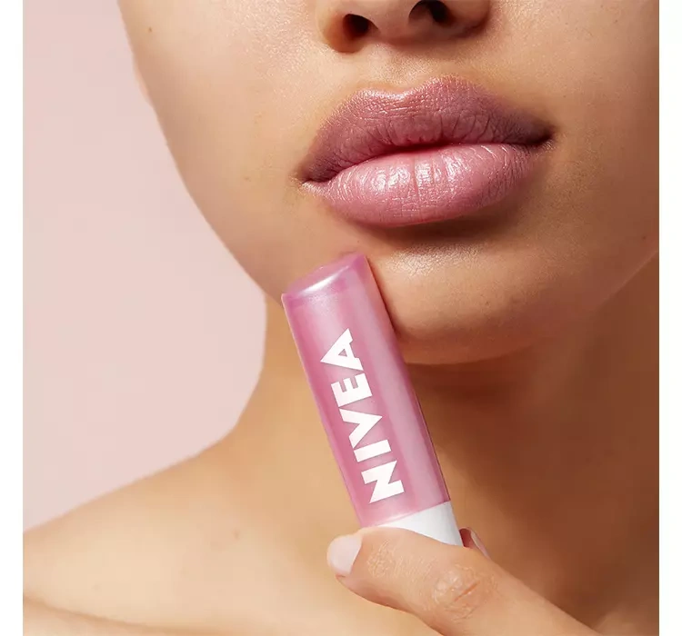 Pielęgnująca perłowa pomadka-balsam do ust NIVEA Pearly Shine - obrazek 8