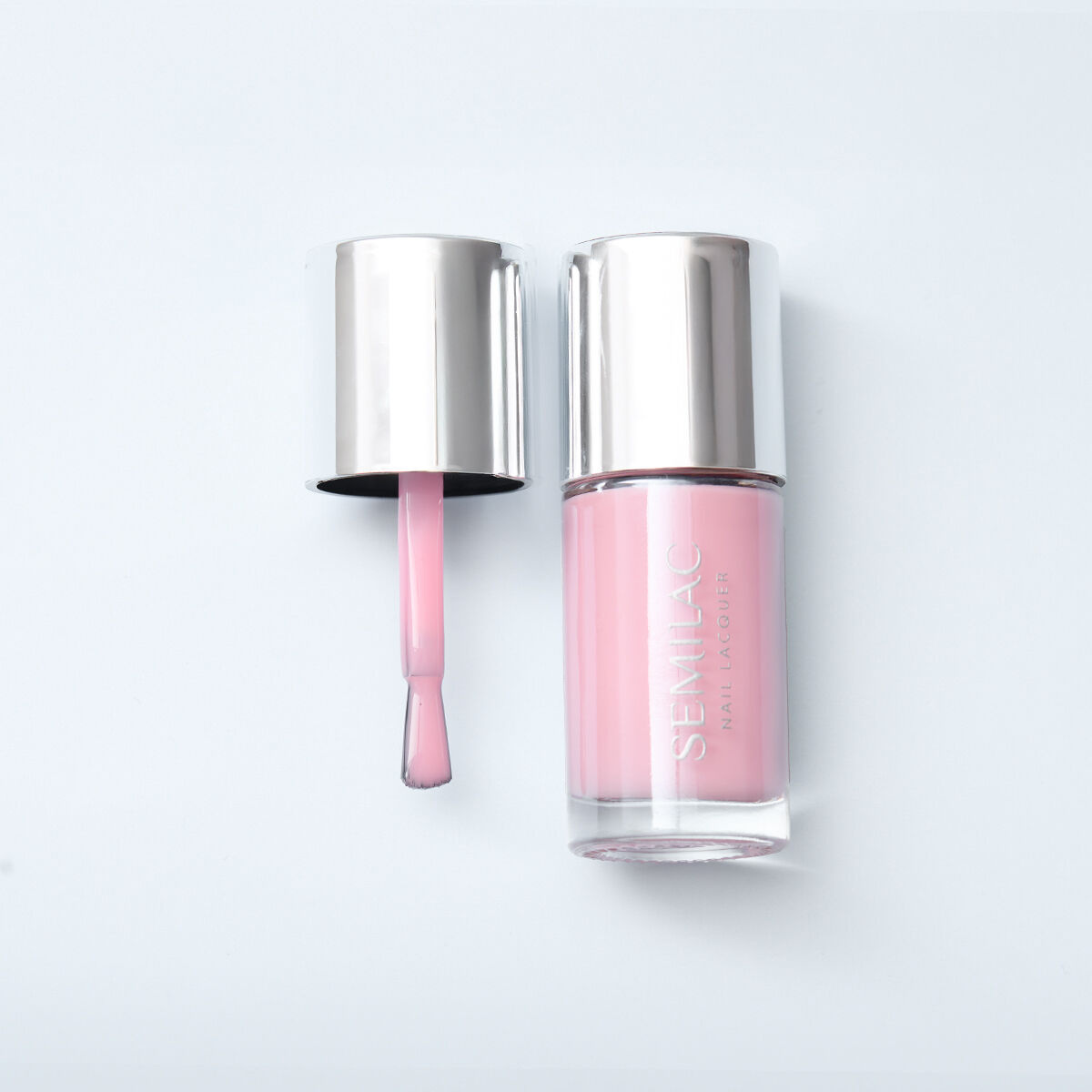klasyczny lakier do paznokci naturalny różowy manicure