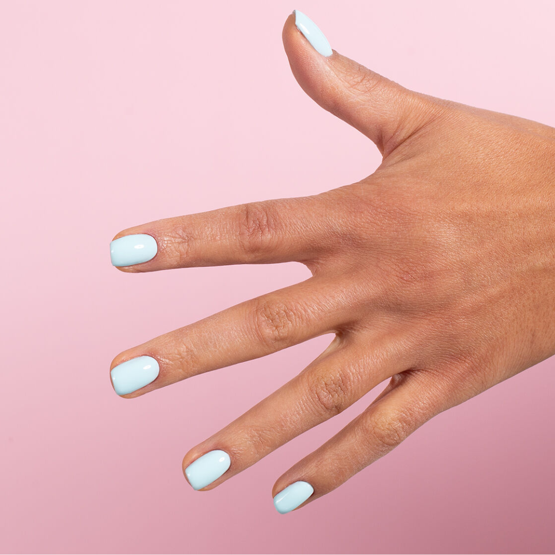 błękitny lakier hybrydowy airy pastels