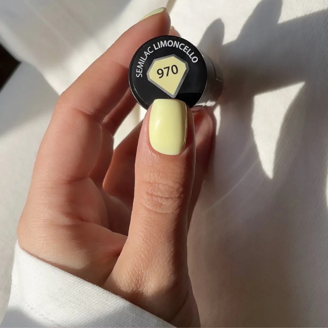 cytrynowy lakier hybrydowy wiosenny manicure