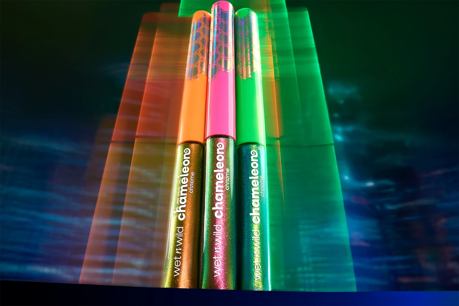Holograficzny eyeliner w płynie Wet n Wild Chameleon Chrome Turbo Dream - obrazek 8
