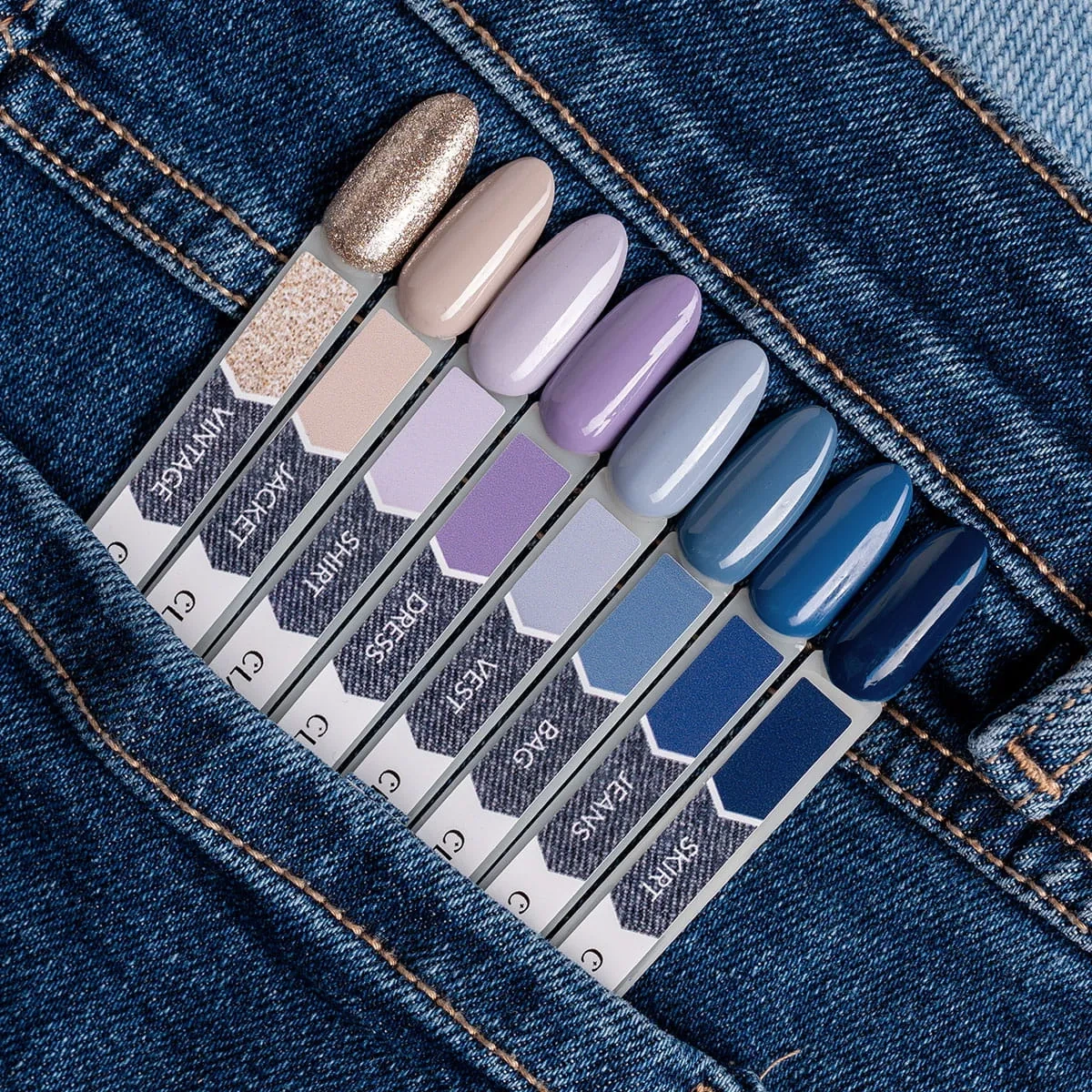 Beżowy lakier hybrydowy Claresa Denim Jacket na wzorniku z niebieskimi, granatowymi i pastelowymi kolorami kolekcji Denim